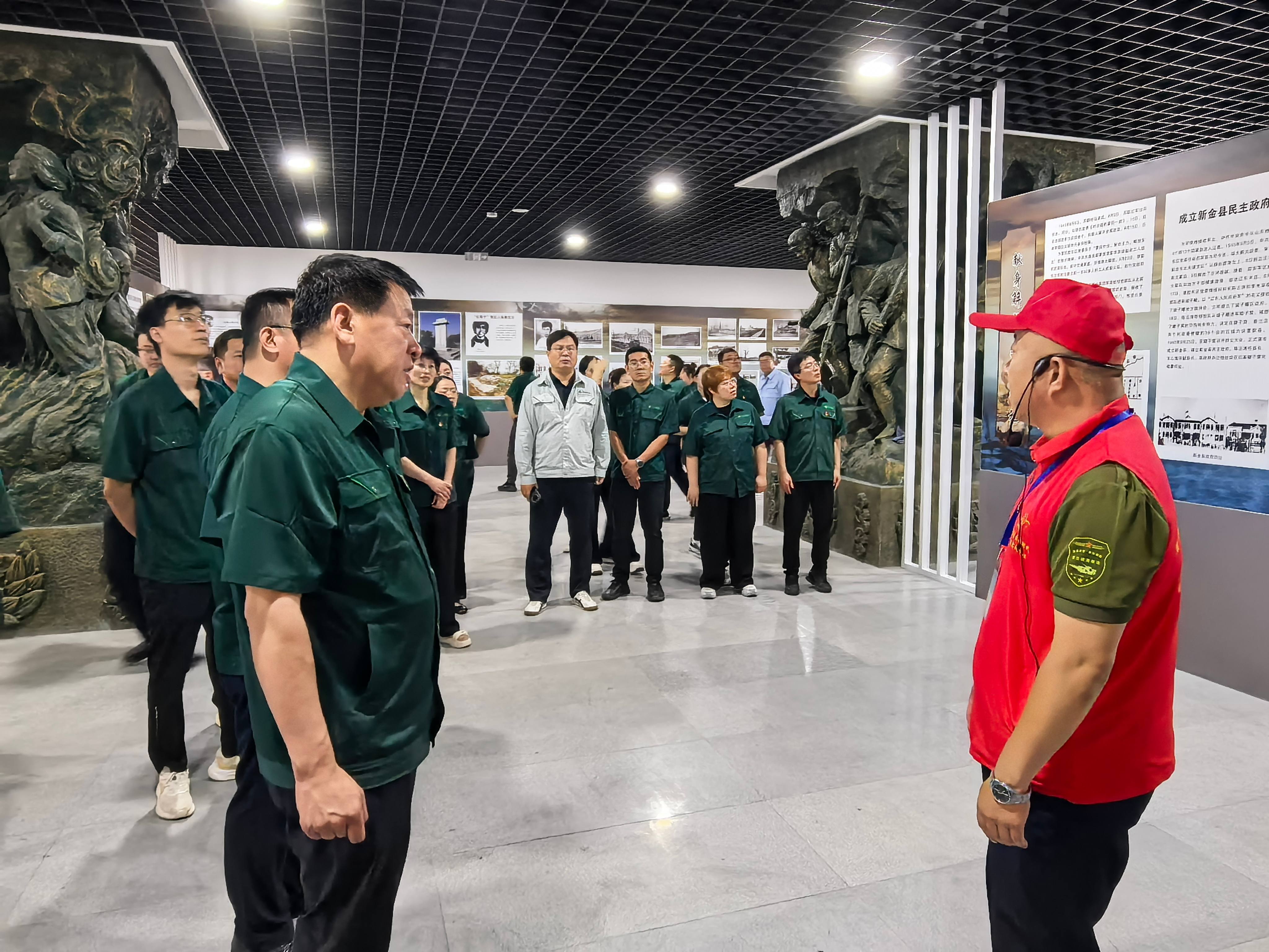 缅先烈忆峥嵘岁月 铭党恩启奋进新程? | 918.com集团党总支迎七一主题党日活动(图5) 缅先烈忆峥嵘岁月 铭党恩启奋进新程? | 918.com集团党总支迎七一主题党日活动(图5)