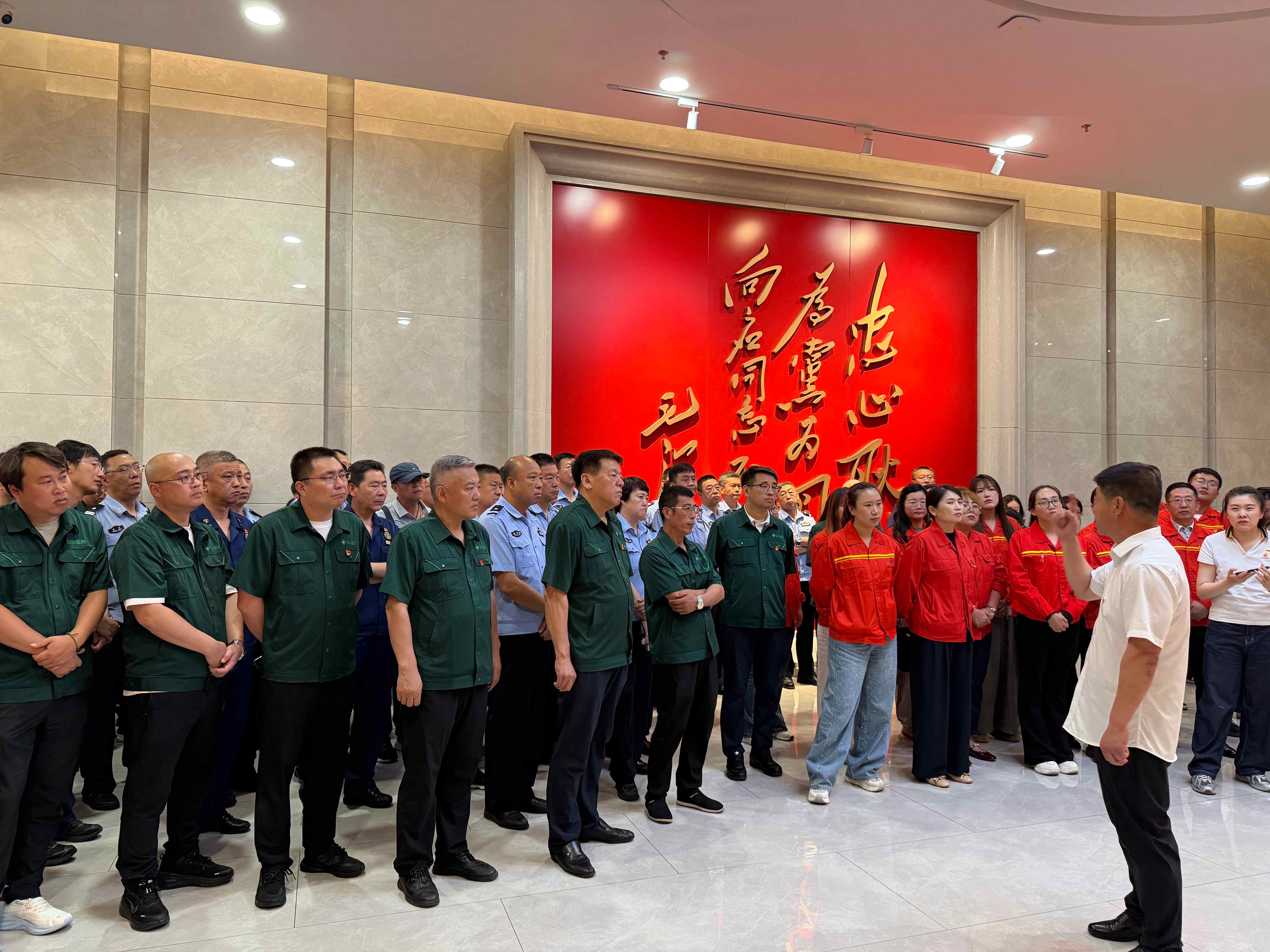 庆建党红色铸魂、强担任兴企筑城 —— 918.com集团2026年七一党建专题活动(图4) 庆建党红色铸魂、强担任兴企筑城 —— 918.com集团2026年七一党建专题活动(图4)