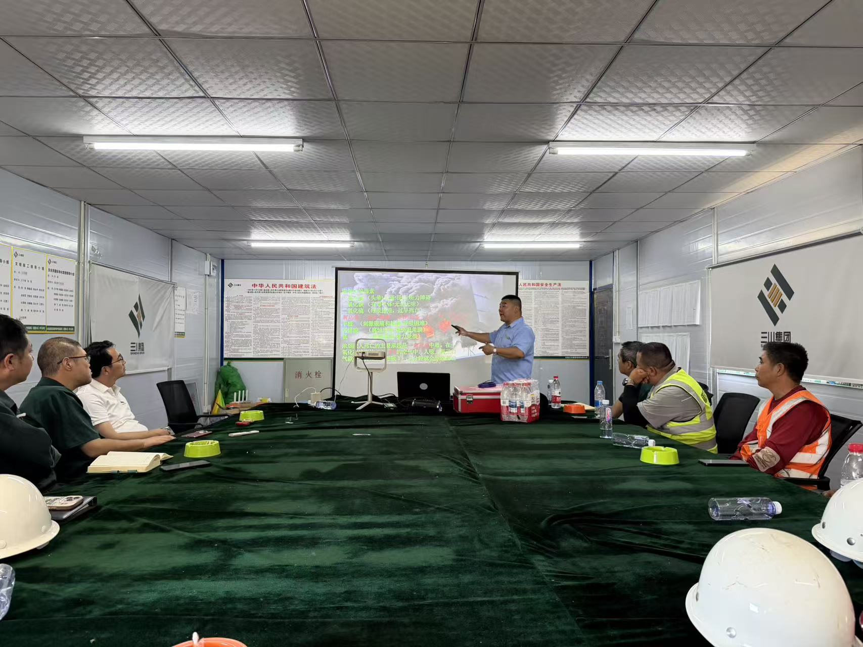 安全出产月|实景练兵强能力 严守底线筑安全!918.com集团筑牢施工安全樊篱(图6) 安全出产月|实景练兵强能力 严守底线筑安全!918.com集团筑牢施工安全樊篱(图6)
